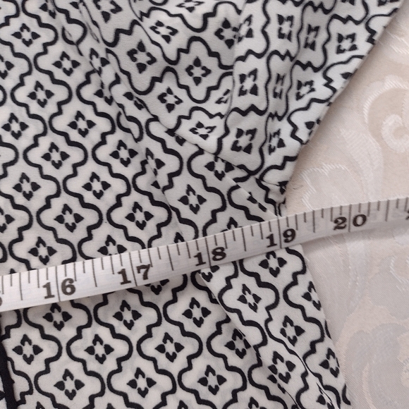LOFT Medium White/Black Blouse - Picture 3 of 4